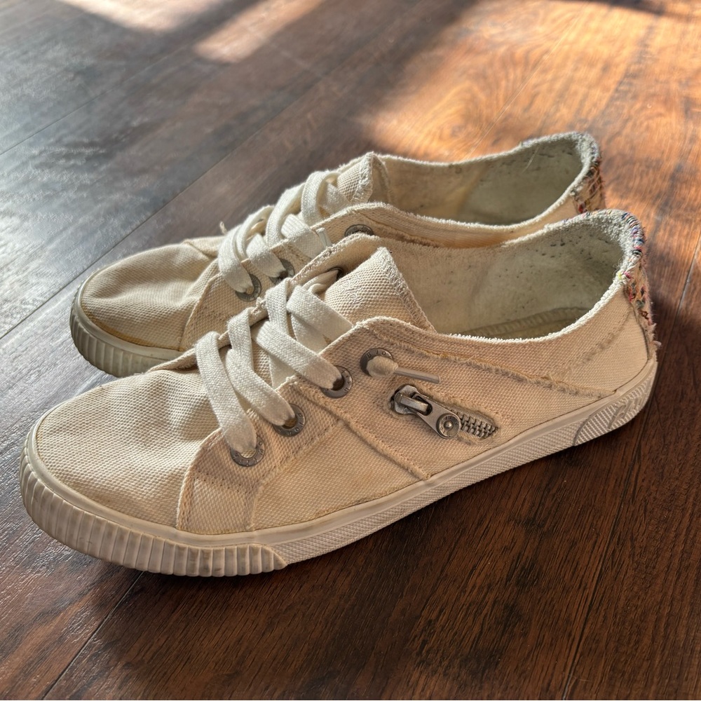Blowfish slip on shoes super foam sock